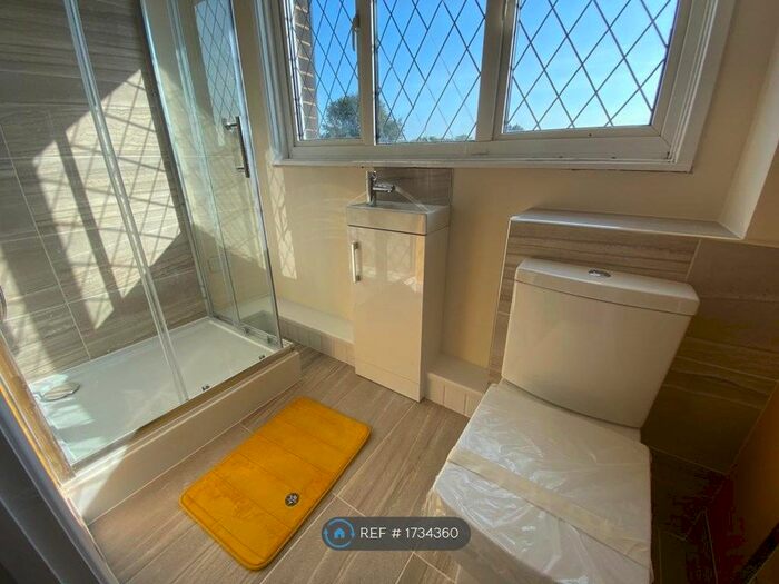 5 Bedroom Terraced House To Rent In Jessop Road, Stevenage, SG1