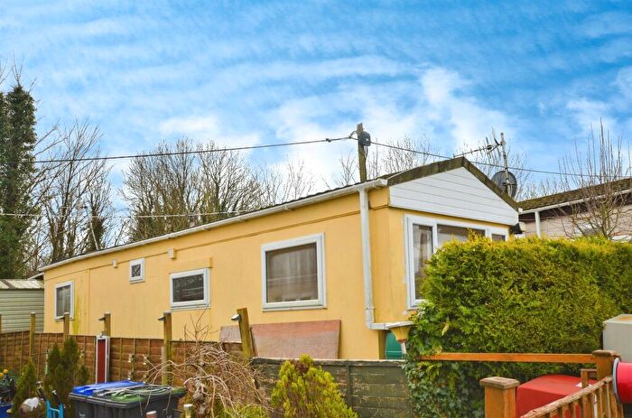 1 Bedroom Park Home For Sale In Ladyway, Idmiston, Salisbury, SP4