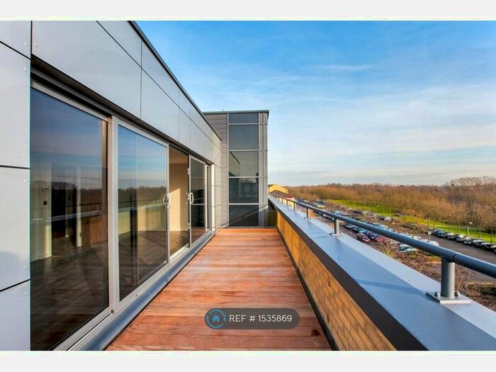 2 Bedroom Flat To Rent In South Row, Milton Keynes, MK9