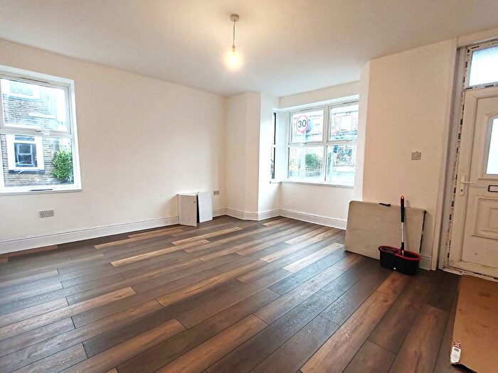 3 Bedroom Terraced House To Rent In Padiham Road, Burnley, BB12