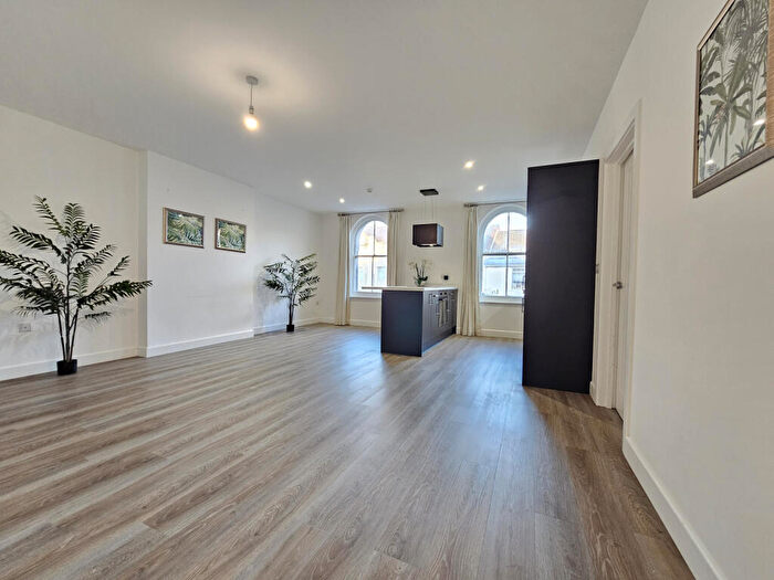 1 Bedroom Flat To Rent In Globe Court, Stone, ST15