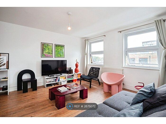 1 Bedroom Flat To Rent In Bethnal Green Road, London, E2