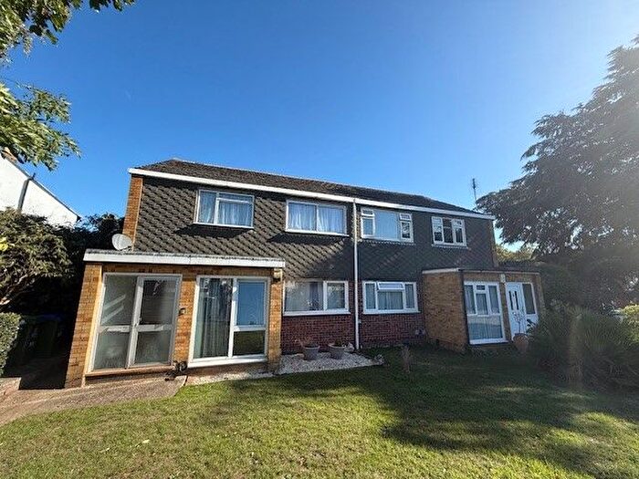2 Bedroom Maisonette To Rent In Harbex Close, Bexley, DA5