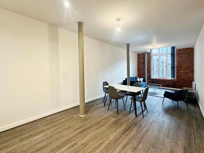 2 Bedroom Flat To Rent In Cotton Gardens, Bolton, Greater Manchester, BL1