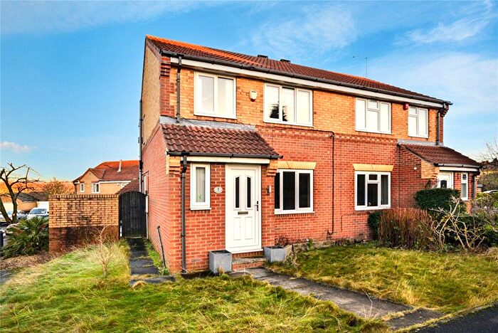 3 Bedroom Semi-Detached House To Rent In Weaver Gardens, Morley, Leeds, West Yorkshire, LS27