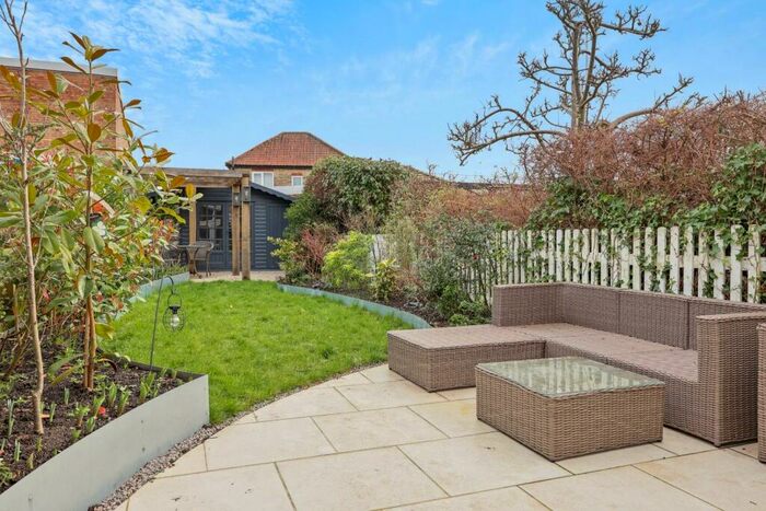 3 Bedroom Terraced House For Sale In Ainsworth Street, Cambridge, CB1