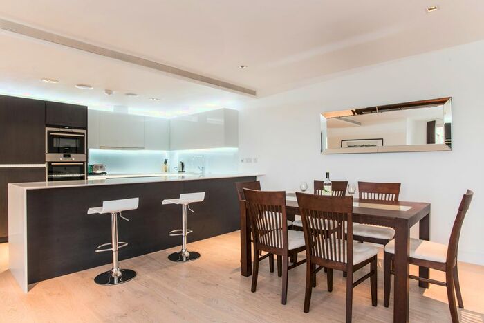 2 Bedroom Flat To Rent In Kew Bridge Road, Brentford, TW8