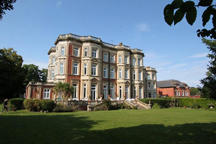 2 Bedroom Apartment For Sale In Meads Road, Eastbourne, BN20