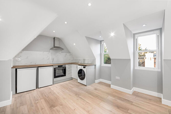 1 Bedroom Flat To Rent In Chislehurst Road, Chislehurst, BR7