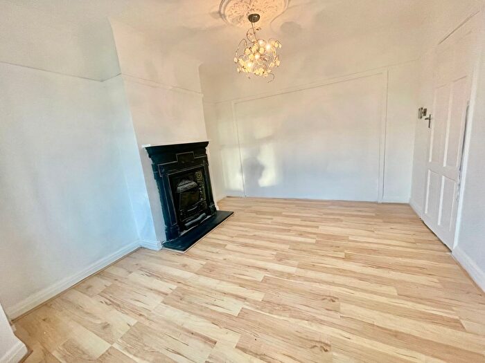 4 Bedroom Semi-Detached House To Rent In Blacklands Drive, Uxbridge, UB4