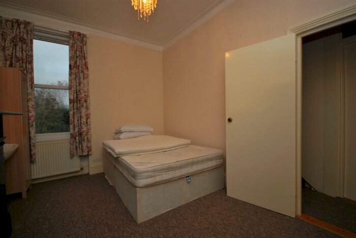 1 Bedroom Flat To Rent In Hillcourt Road London, SE22