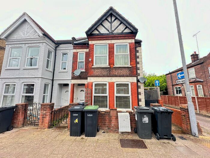 1 Bedroom Flat To Rent In Clarendon Road, Luton, Bedfordshire, LU2