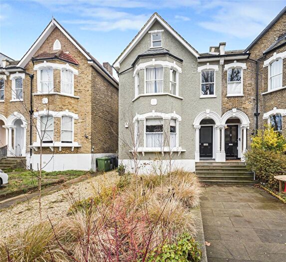 2 Bedroom Flat For Sale In Wickham Road, London, SE4