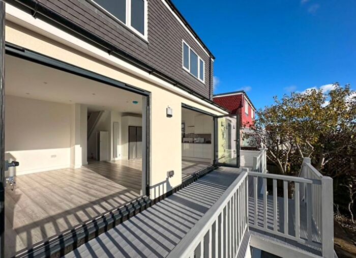 4 Bedroom Semi Detached House To Rent In Eversleigh Road, High Barnet, Barnet, EN5