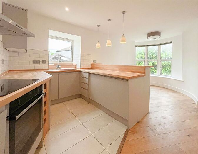 2 Bedroom Flat To Rent In Castle Hill Road, Hastings, TN34