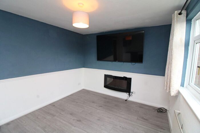 1 Bedroom Flat To Rent In Oakfield Drive, Dumfries, DG1