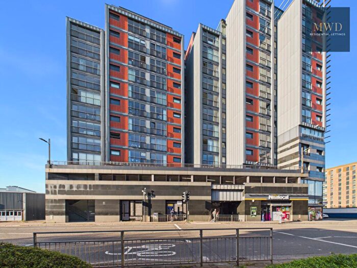 2 Bedroom Flat To Rent In Lancefield Quay, Glasgow, G3