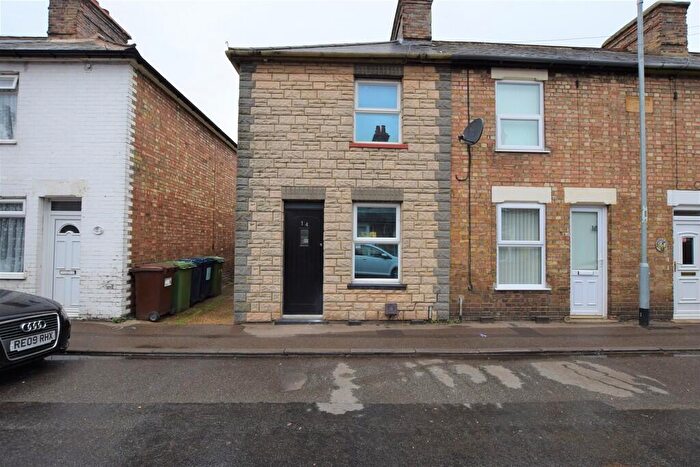 2 Bedroom End Of Terrace House To Rent In Burnsfield Street, Chatteris, PE16