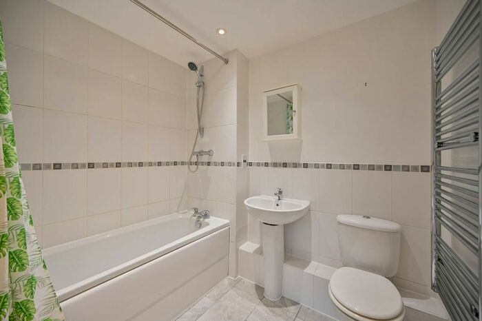 1 Bedroom Flat To Rent In Langtry Court, Isleworth, TW7