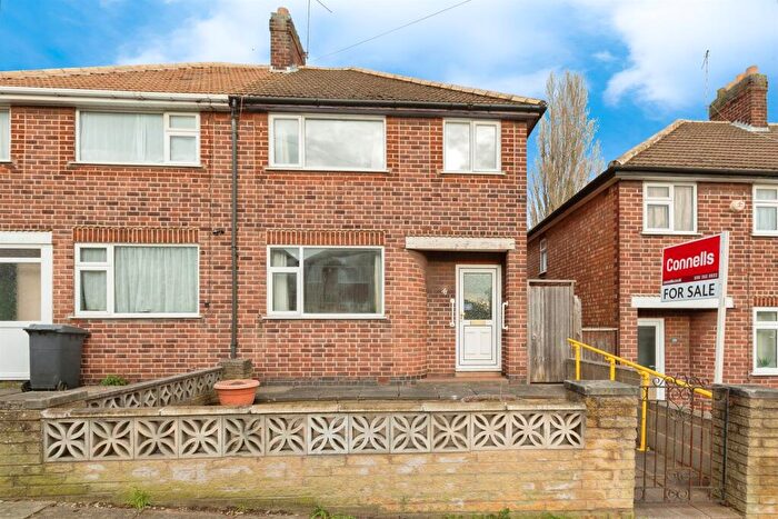 3 Bedroom Semi Detached House For Sale In Somerset Avenue, Leicester, LE4