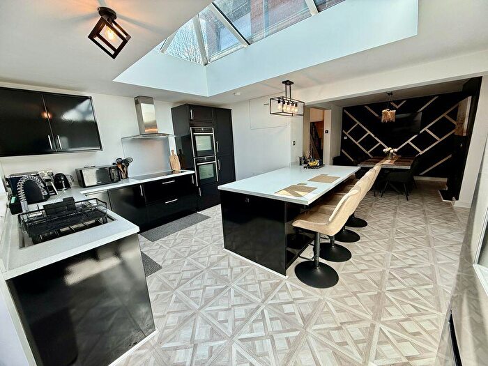 3 Bedroom Semi Detached House For Sale In Dunvegan Road, Birmingham, B24