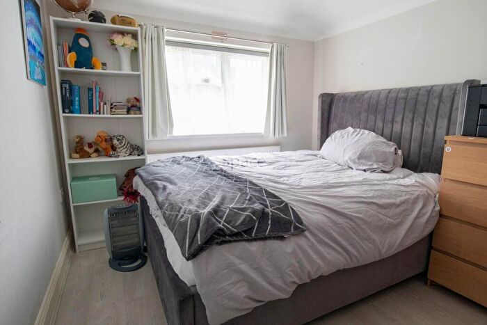 1 Bedroom Semi-Detached House To Rent In Byron Road, Reading, RG6