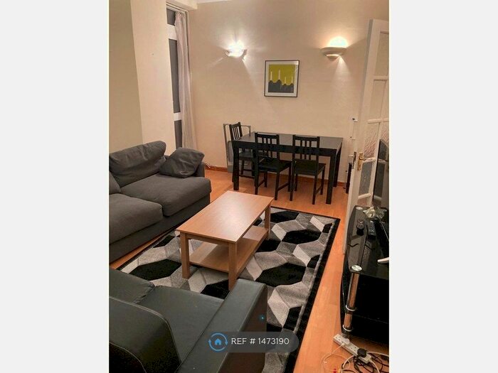 4 Bedroom Flat To Rent In Vernon House, London, SE11