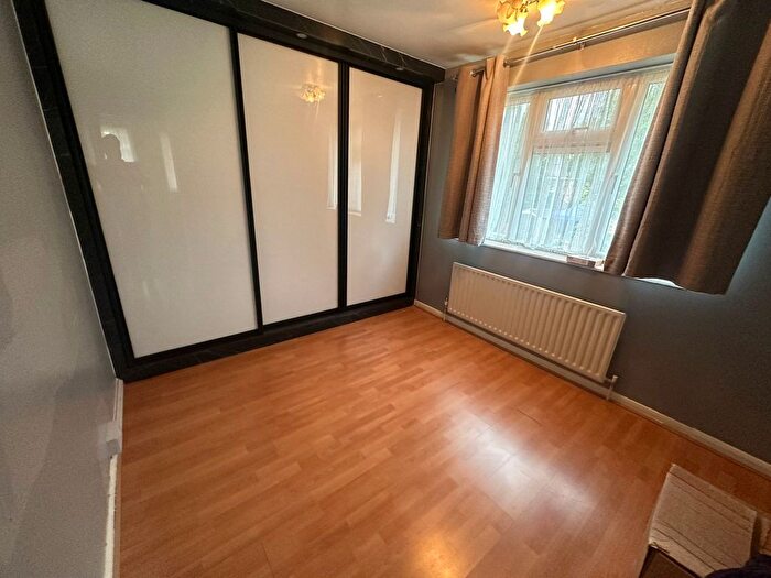 3 Bedroom Semi-Detached House To Rent In Gregory Road, Southall, UB2