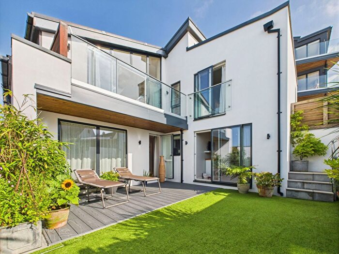 4 Bedroom Detached House For Sale In Pentire Avenue, Newquay, TR7