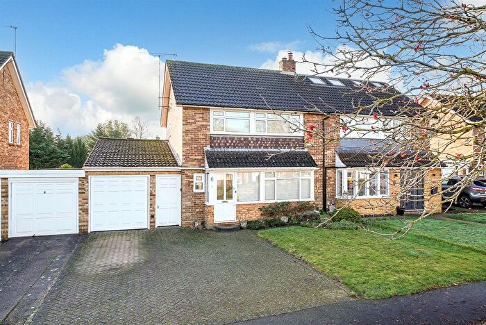 3 Bedroom Semi Detached House For Sale In Hopground Close, St. Albans, AL1