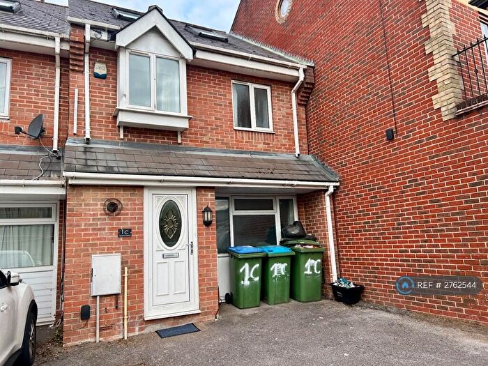 5 Bedroom End Of Terrace House To Rent In Spear Road, Southampton, SO14