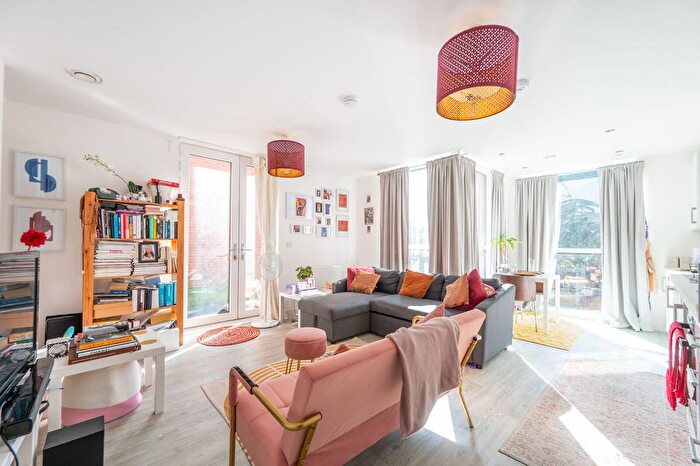 1 Bedroom Flat To Rent In Press Road, Neasden, London, NW10