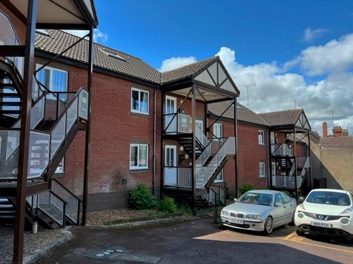 1 Bedroom Flat To Rent In Hillside Terrace, Meadow Road, Kettering, NN16