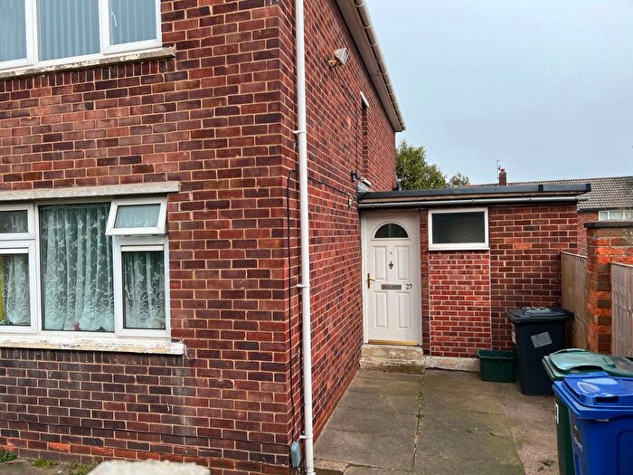 2 Bedroom Flat To Rent In Park Crescent, Warmsworth, Doncaster, DN4