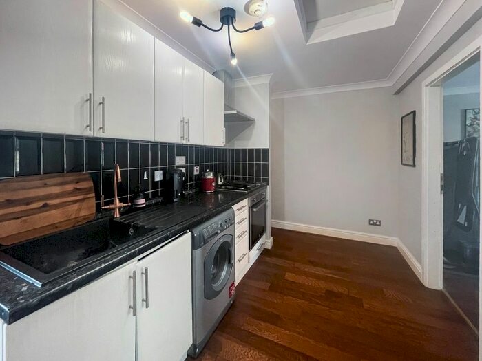 2 Bedroom Flat To Rent In Albacore Crescent, London, SE13