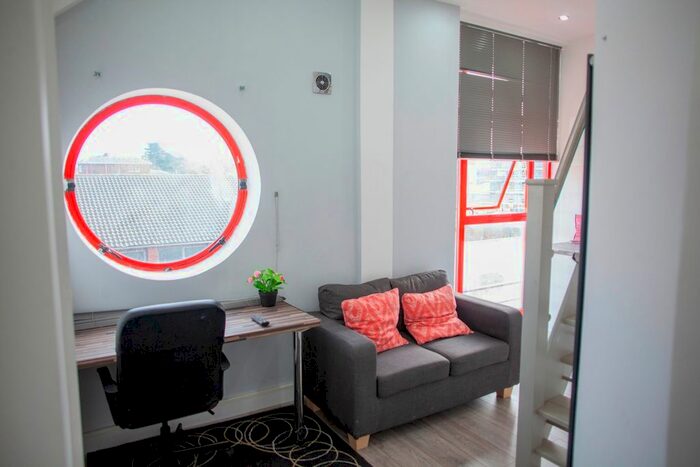 1 Bedroom Flat To Rent In South Street, Reading, RG1