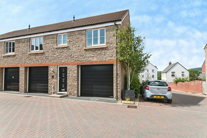 4 Bedroom Semi Detached House For Sale In Longlands Way, Honiton, Devon, EX14