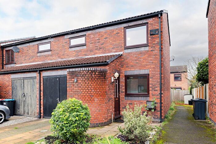 2 Bedroom House To Rent In Foxwist Close, Chester, CH2