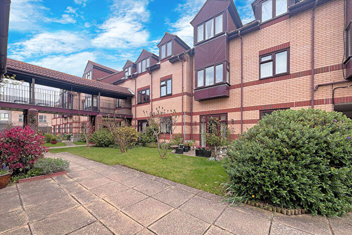 1 Bedroom Retirement Property For Sale In Berkeley Court, Lee-On-The-Solent, PO13