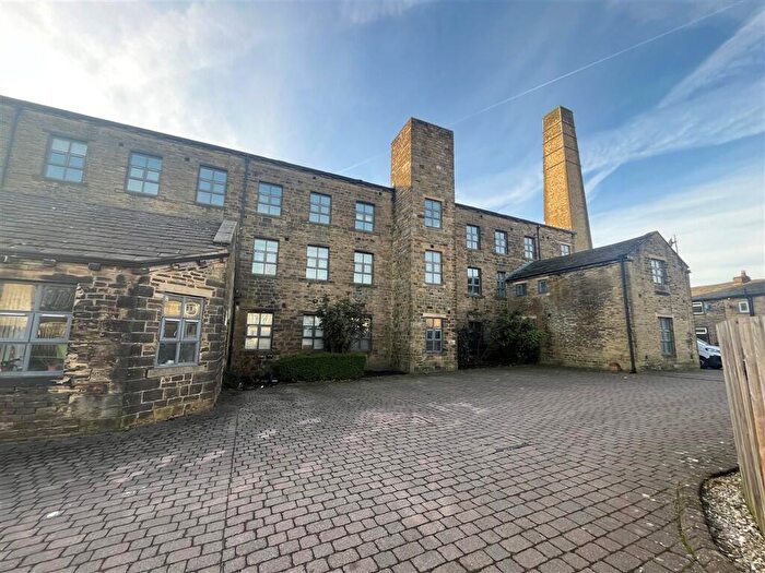 Studio For Sale In Highgate Mill Fold, Queensbury, Bradford, BD13