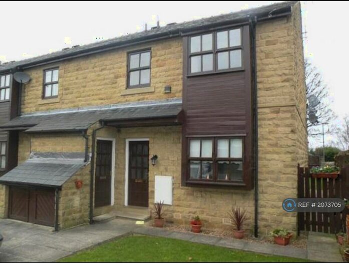 2 Bedroom Maisonette To Rent In Williams Court, Farsley, Pudsey, LS28