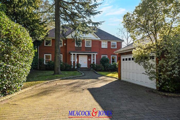 5 Bedroom Detached House For Sale In Mount Avenue, Hutton Mount, Brentwood, CM13