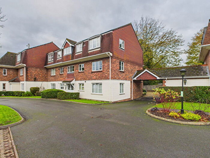 1 Bedroom Flat For Sale In Greenacres, North Parade, West Sussex., RH12