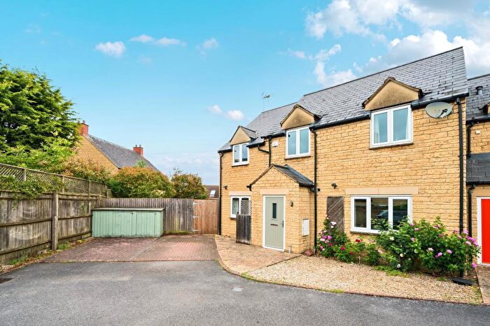 5 Bedroom End Of Terrace House For Sale In Cooper Mews, Witney, OX28