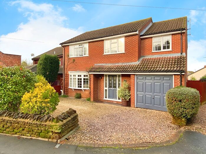 4 Bedroom Detached House For Sale In Queen Street, Weedon, Northampton, NN7