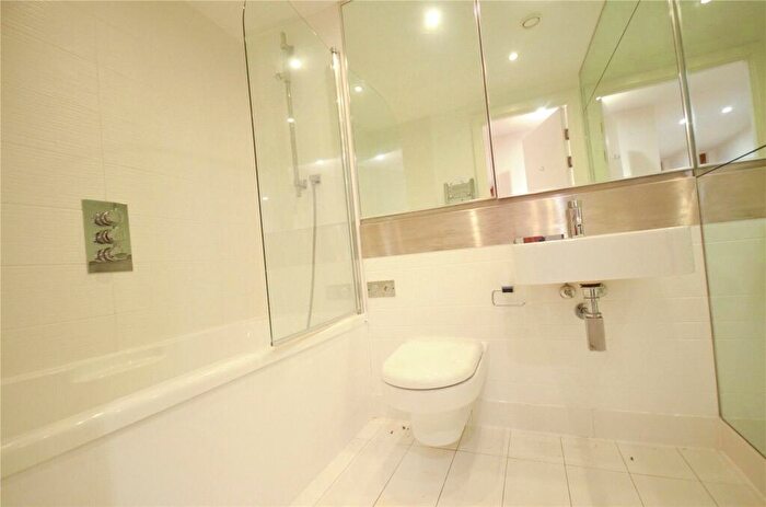 2 Bedroom Apartment To Rent In Spectrum, Blackfriars Lodge, Blackfriars Road, Salford, Greater Manchester, M3