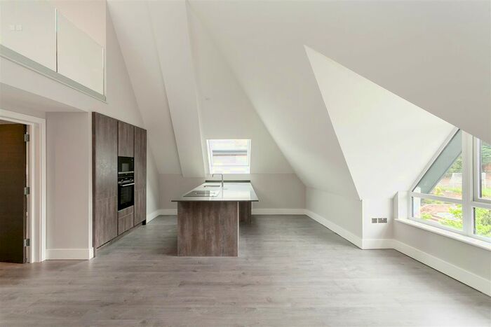 2 Bedroom Flat To Rent In Chislehurst Road, Bickley, Bromley, BR7