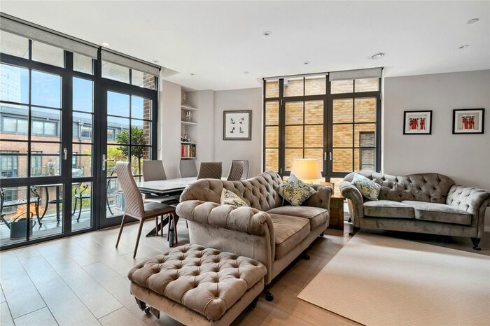 3 Bedroom Flat To Rent In Valentine Place, London, SE1