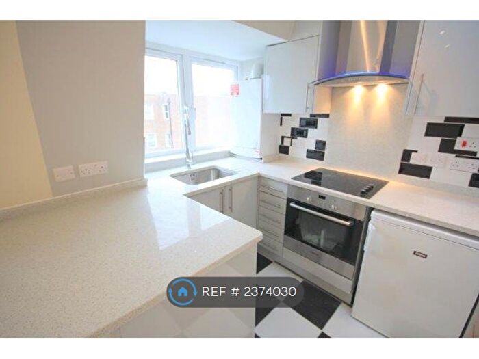 1 Bedroom Flat To Rent In Woodthorpe Road, Ashford, TW15