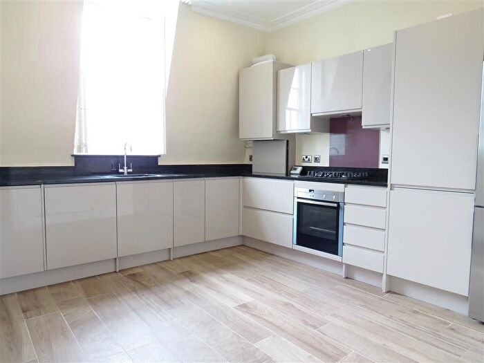 2 Bedroom Flat To Rent In Royal York Crescent, Clifton, Bristol, BS8